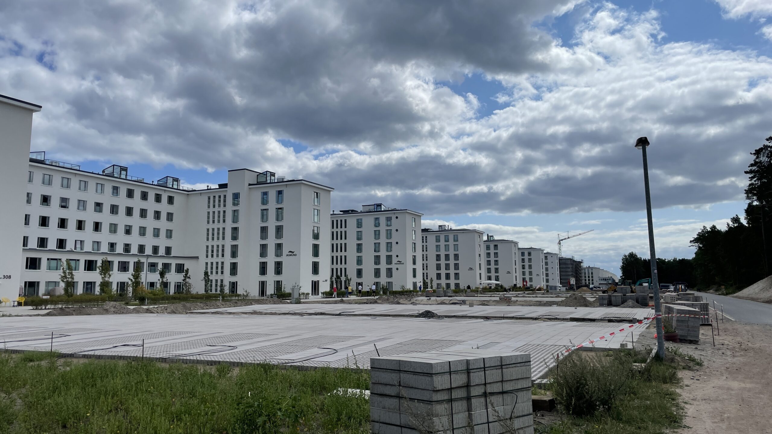 0DE93312-B57A-4102-9B32-D1F9FA8873E0