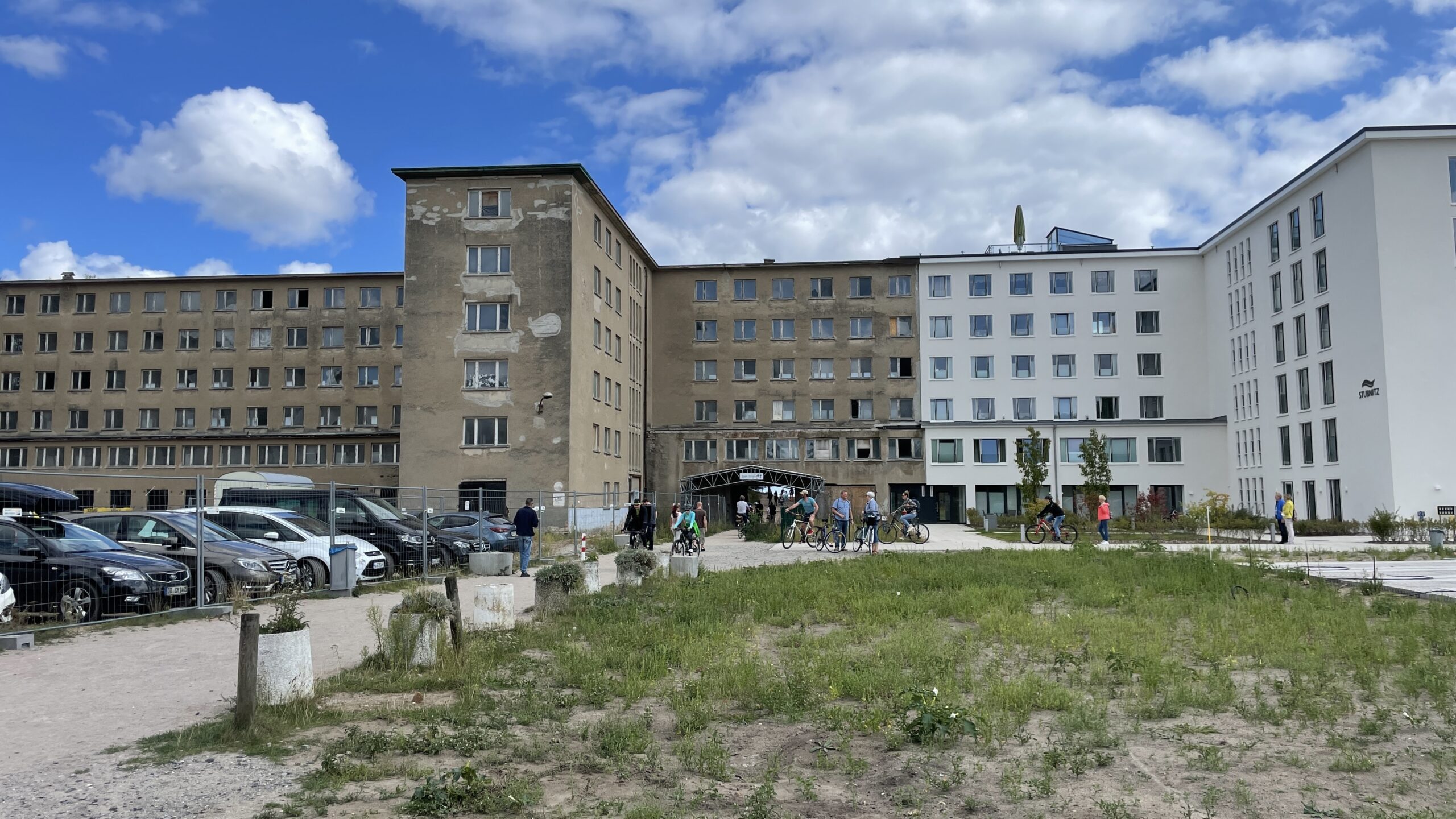 1E9893D1-DAE9-4FF6-83A3-012BA3FE1A60