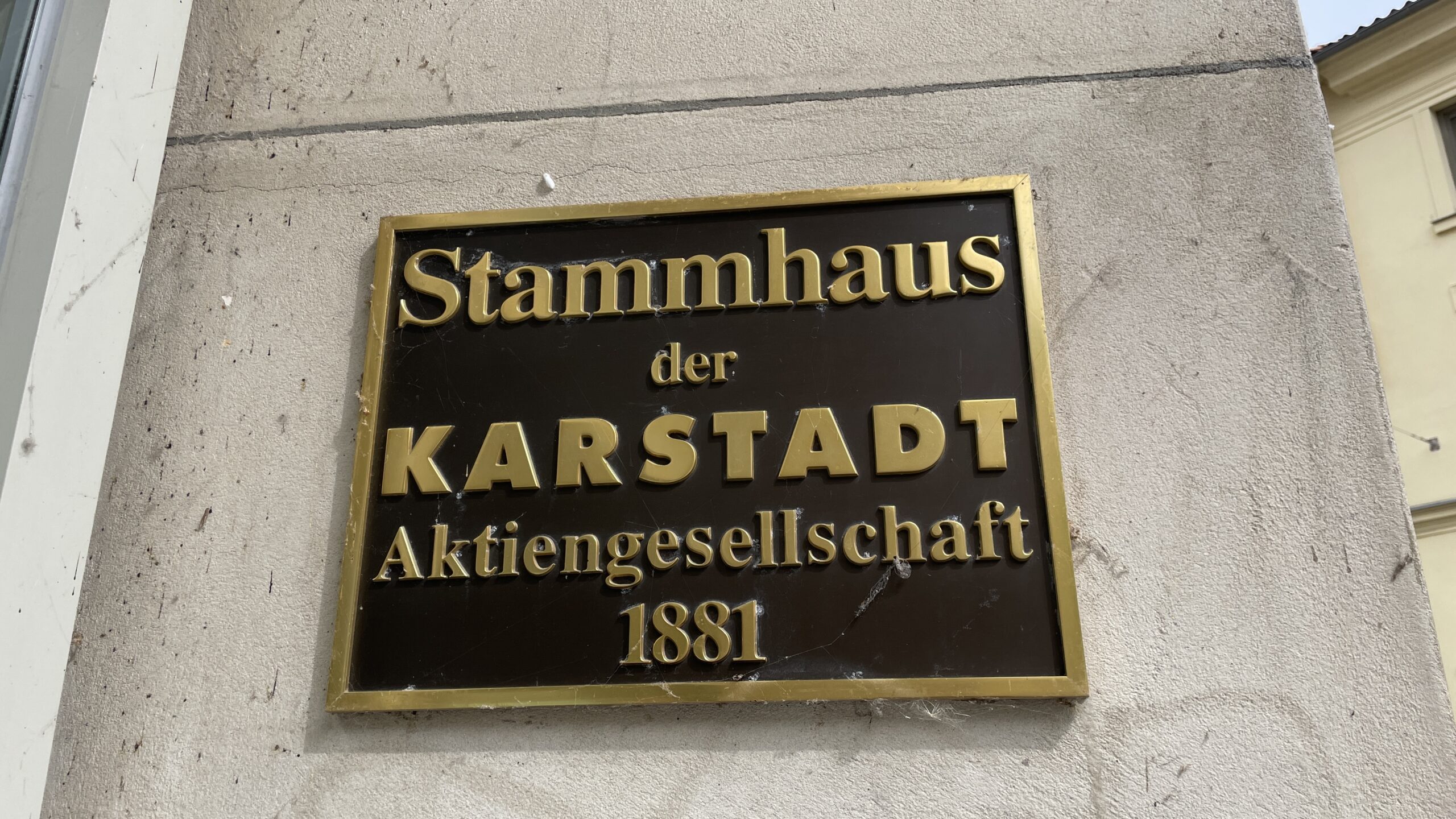 703A2195-31E0-4043-8175-825C740384D3