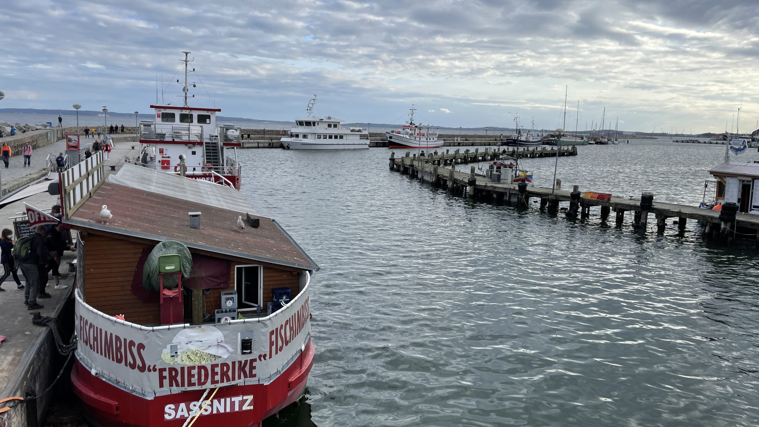 8E627F75-9D3A-401B-A725-FD7AB6ACE312