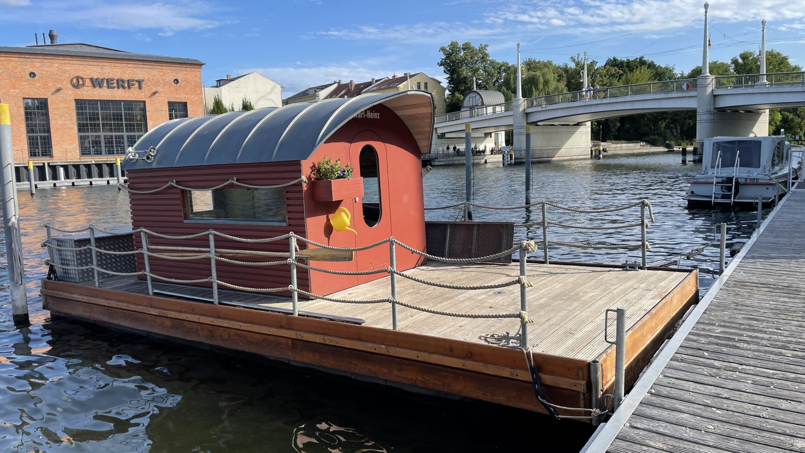 D84FDD53-1E6D-4700-AC37-9724B45D8353