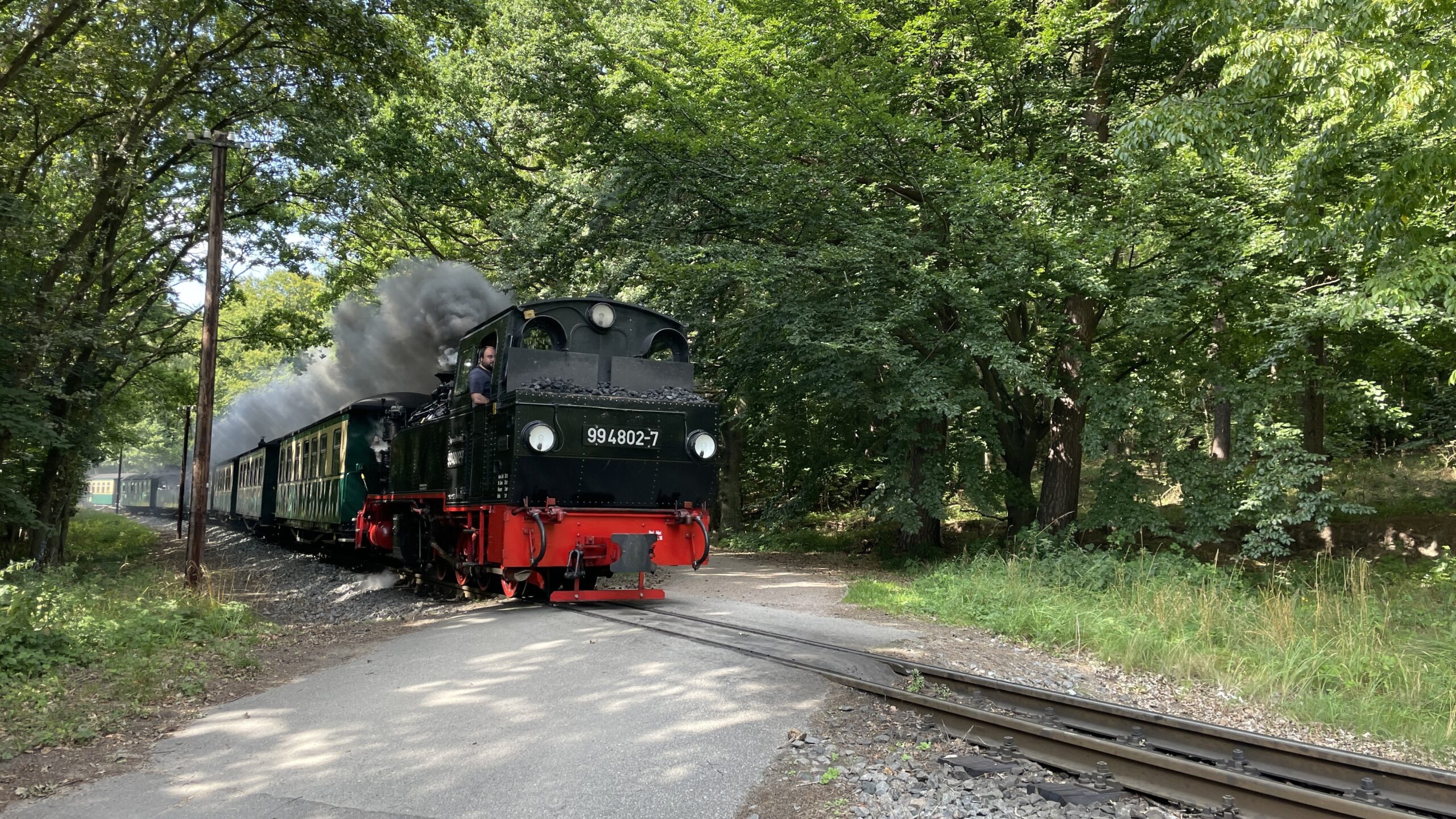 E9B00C10-BCC4-4A77-B1A4-54582C4A7E79