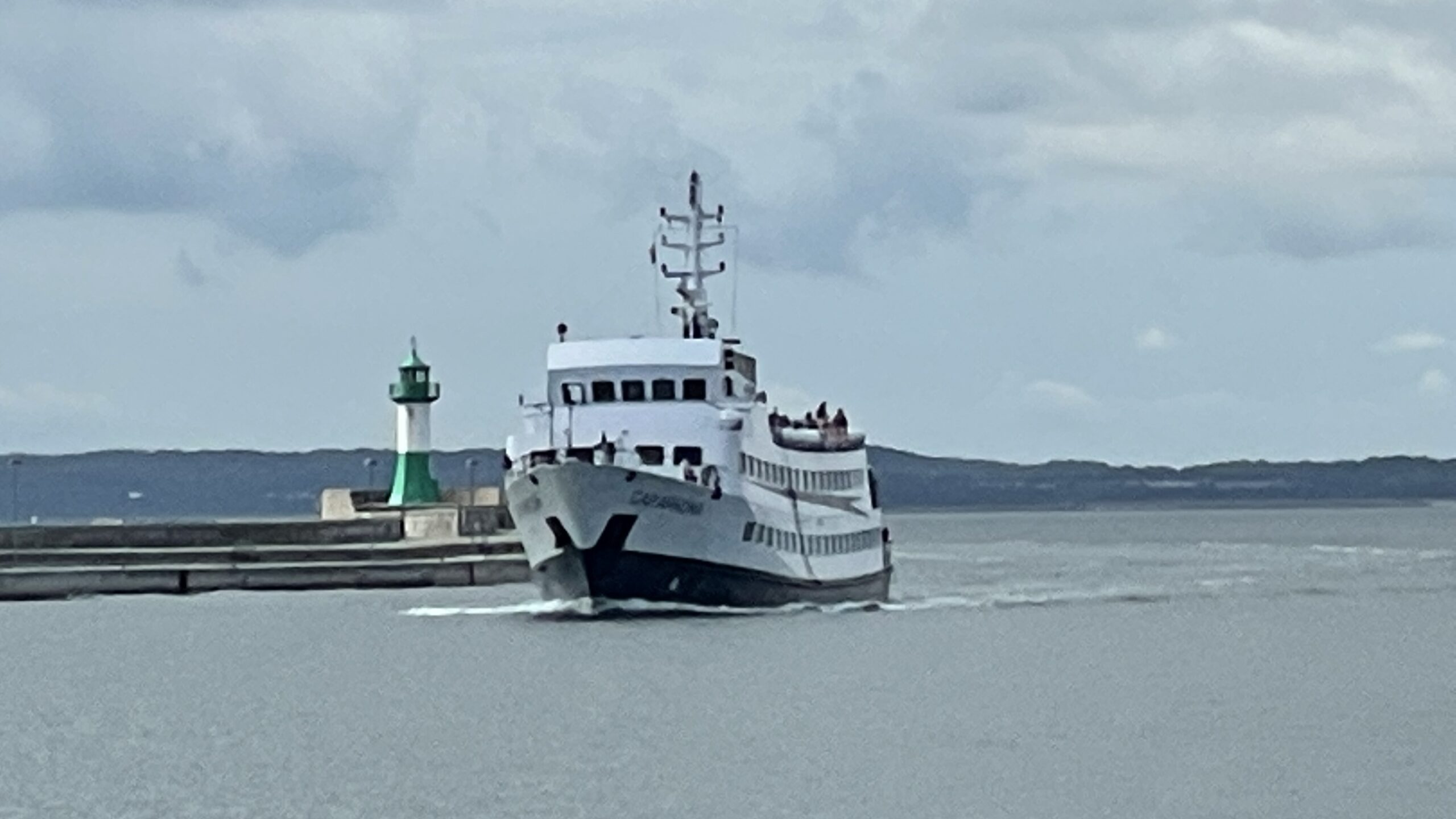 F4E8DD96-03F2-4A54-97C4-4891698937C8